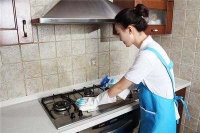 灶台锅具油腻难除？掌握这几招，轻松恢复洁净如新